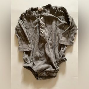 Kate Quinn gray ribbed long sleeved onesie
